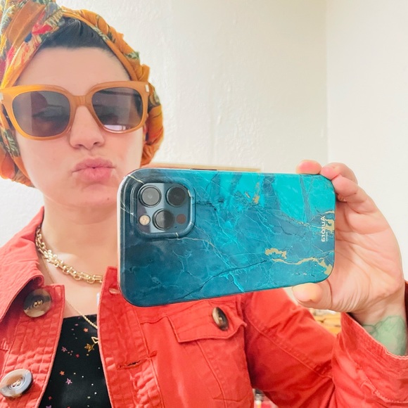 Meet your Posher, Alexondra - Picture 1 of 1